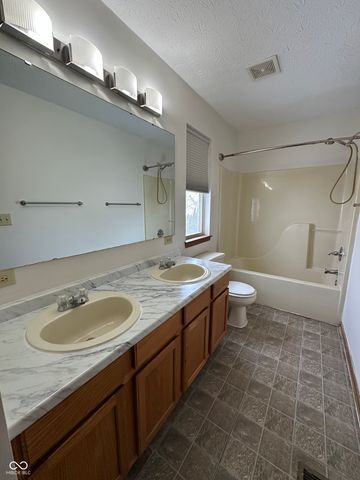 752 Summersby Lane, Brownsburg, IN 46112