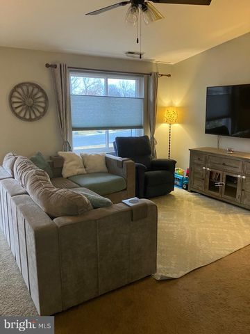 3 LUTE CT, Newark, DE 19713