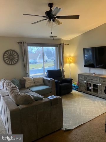 3 LUTE CT, Newark, DE 19713