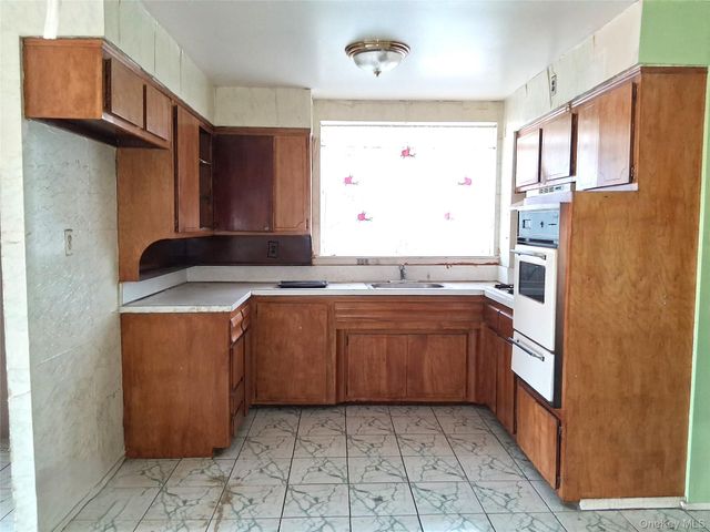 1386 Remsen Avenue, Brooklyn, NY 11236