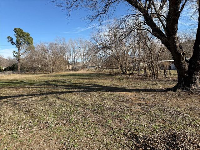 8 Clark Circle, Shawnee, OK 74804