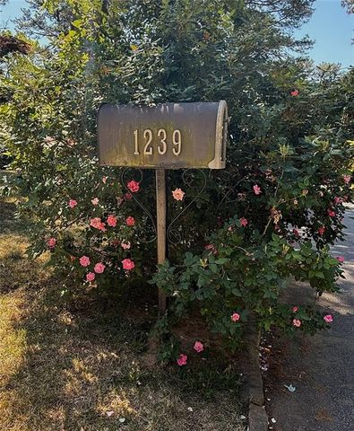 1239 Blueberry Trail, Decatur, GA 30033