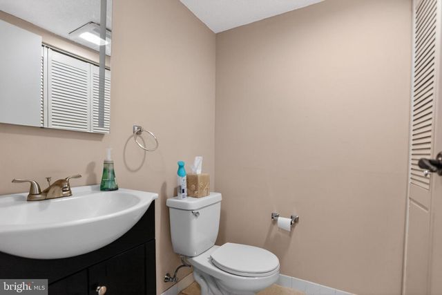 701 CONTINENTAL DR, Harleysville, PA 19438