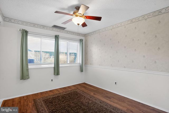 701 CONTINENTAL DR, Harleysville, PA 19438