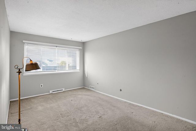 701 CONTINENTAL DR, Harleysville, PA 19438