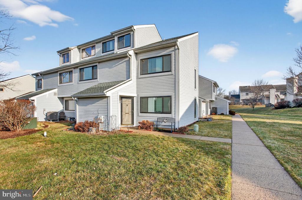 701 CONTINENTAL DR, Harleysville, PA 19438