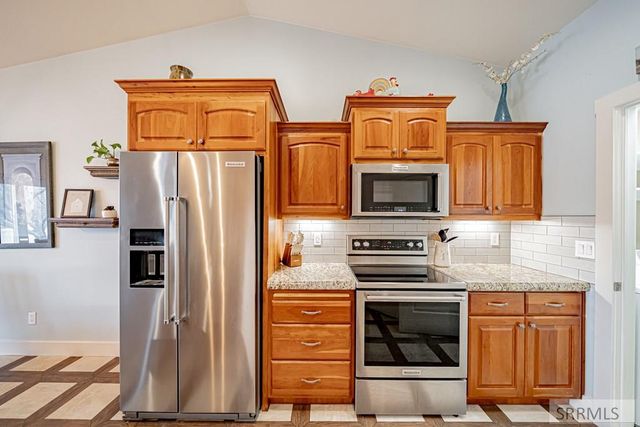 939 Clara Court, Ammon, ID 83406