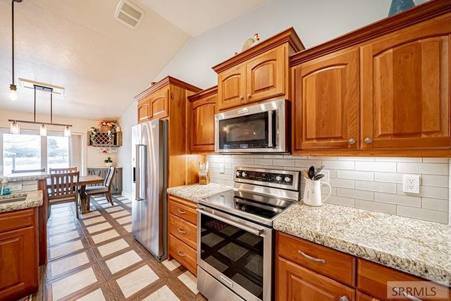 939 Clara Court, Ammon, ID 83406