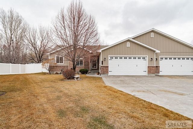 939 Clara Court, Ammon, ID 83406