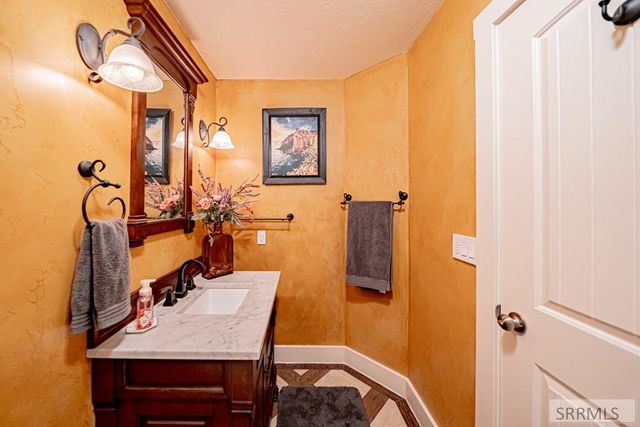 939 Clara Court, Ammon, ID 83406