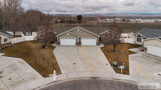 939 Clara Court, Ammon, ID 83406