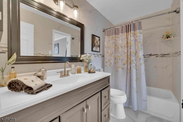 329 Alpine Ct 29, Stanhope Boro, NJ 07874