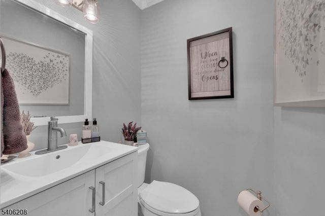 329 Alpine Ct 29, Stanhope Boro, NJ 07874