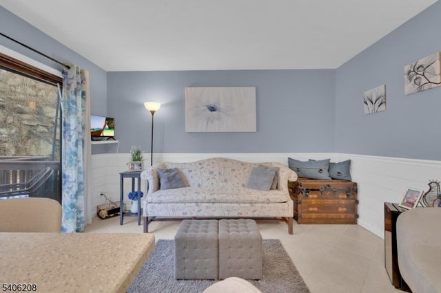 329 Alpine Ct 29, Stanhope Boro, NJ 07874