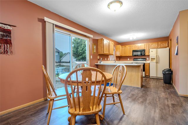 570 SE Windfield Drive, Waukee, IA 50263