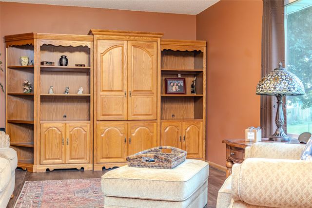 570 SE Windfield Drive, Waukee, IA 50263