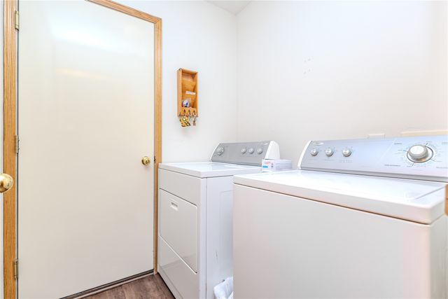 570 SE Windfield Drive, Waukee, IA 50263