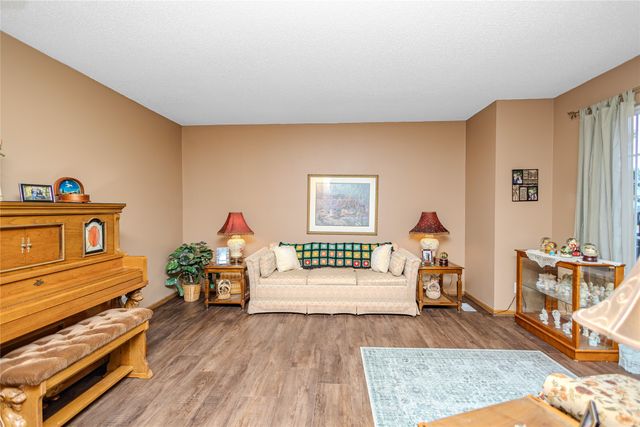 570 SE Windfield Drive, Waukee, IA 50263
