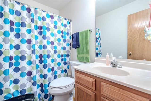 570 SE Windfield Drive, Waukee, IA 50263