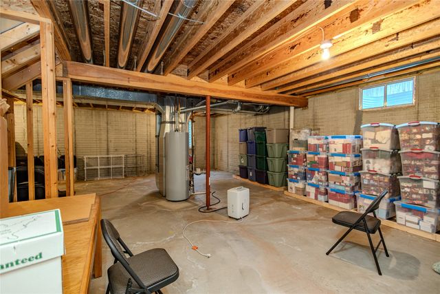 570 SE Windfield Drive, Waukee, IA 50263