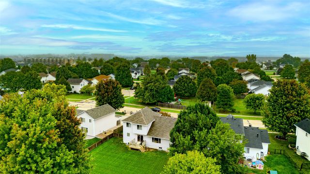 570 SE Windfield Drive, Waukee, IA 50263
