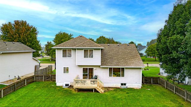 570 SE Windfield Drive, Waukee, IA 50263