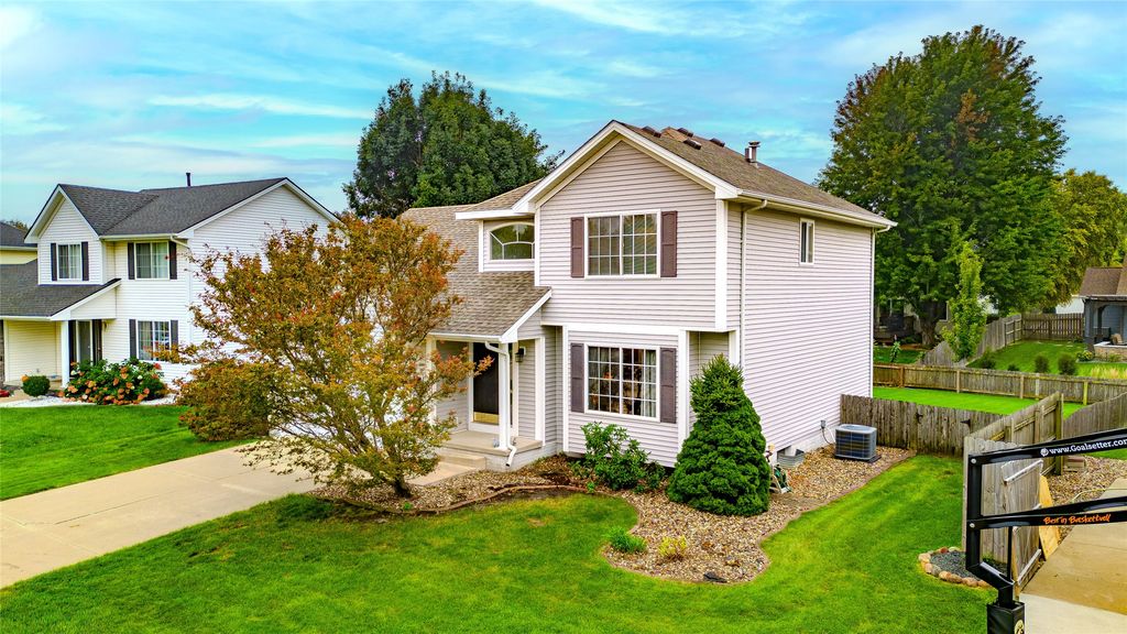 570 SE Windfield Drive, Waukee, IA 50263