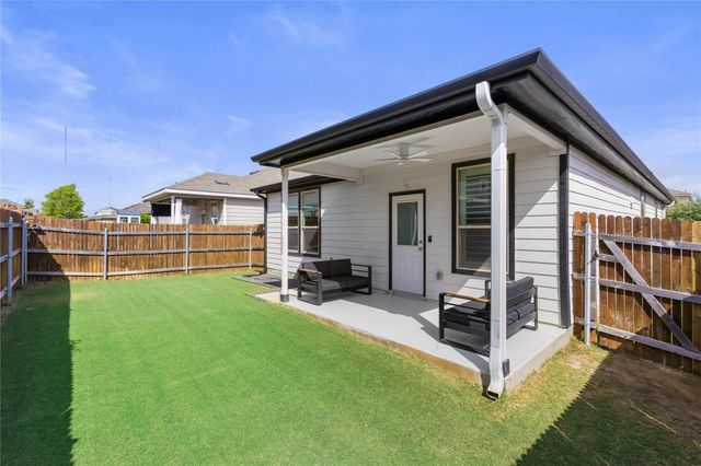 332 Harper LN, Georgetown, TX 78626