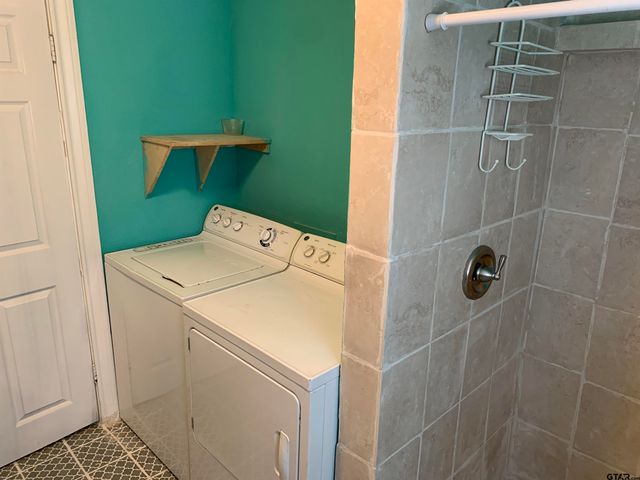 1007 S Palestine St, Athens, TX 75751
