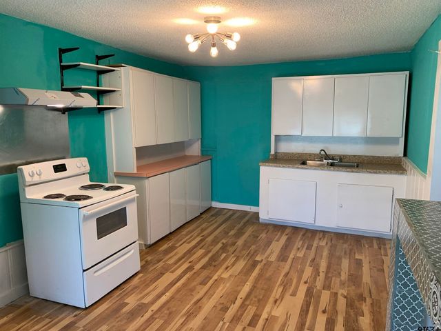 1007 S Palestine St, Athens, TX 75751