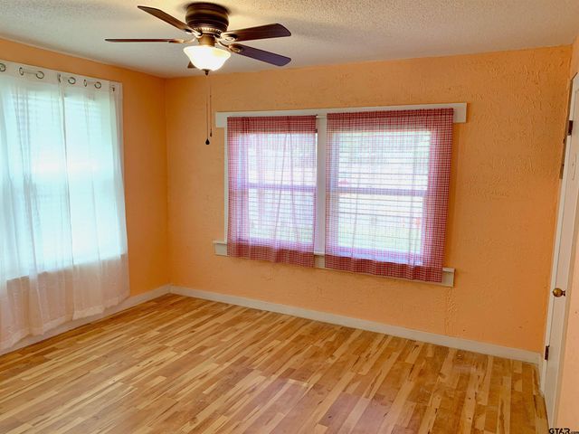 1007 S Palestine St, Athens, TX 75751
