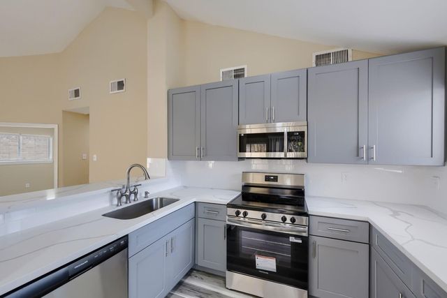 18558 Meadows Way Drive, Houston, TX 77084