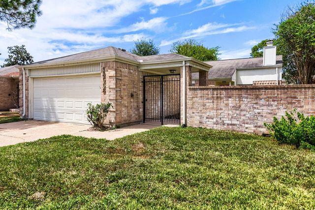 18558 Meadows Way Drive, Houston, TX 77084