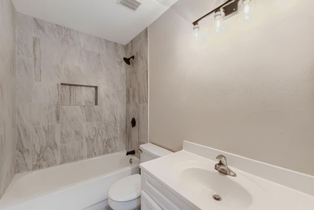 18558 Meadows Way Drive, Houston, TX 77084