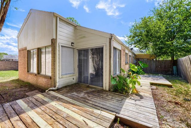 18558 Meadows Way Drive, Houston, TX 77084