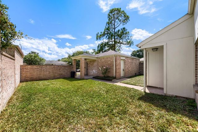 18558 Meadows Way Drive, Houston, TX 77084