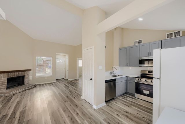 18558 Meadows Way Drive, Houston, TX 77084