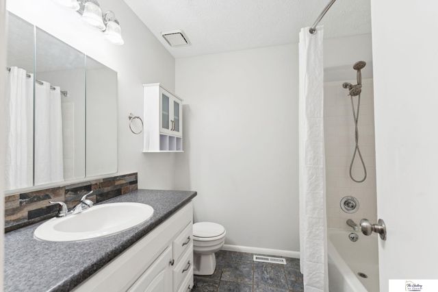 7907 Jaynes Street, Omaha, NE 68134