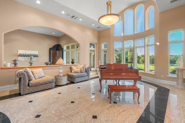 6800 S LAKOTA RIDGE LN, Columbia, MO 65203