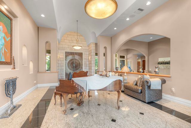 6800 S LAKOTA RIDGE LN, Columbia, MO 65203