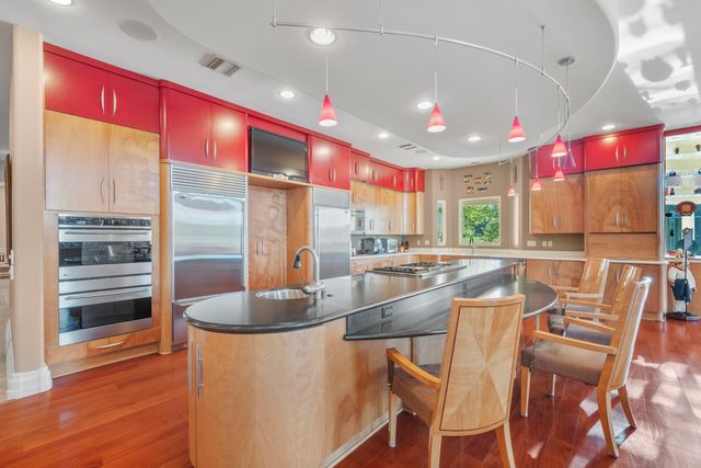 6800 S LAKOTA RIDGE LN, Columbia, MO 65203