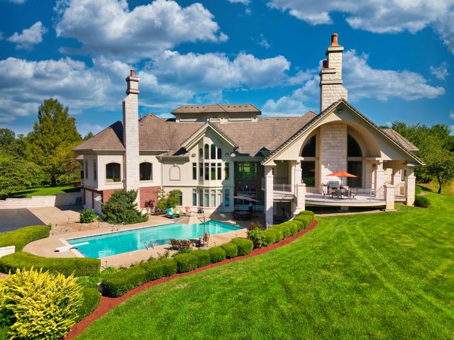 6800 S LAKOTA RIDGE LN, Columbia, MO 65203