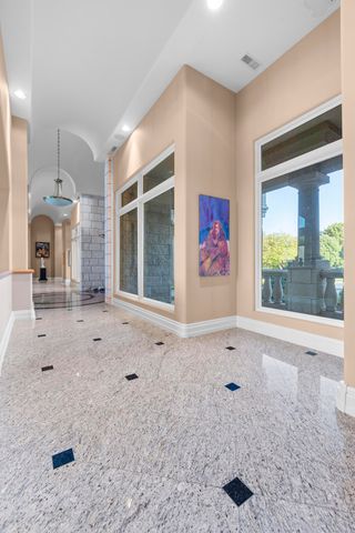 6800 S LAKOTA RIDGE LN, Columbia, MO 65203
