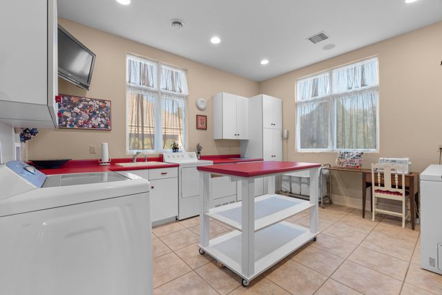 6800 S LAKOTA RIDGE LN, Columbia, MO 65203