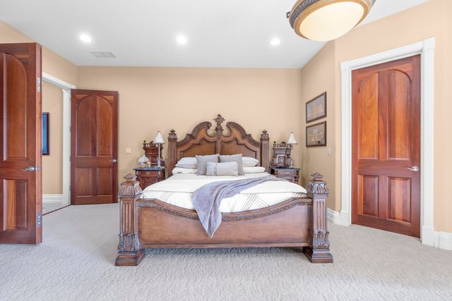 6800 S LAKOTA RIDGE LN, Columbia, MO 65203