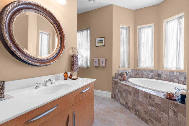 6800 S LAKOTA RIDGE LN, Columbia, MO 65203