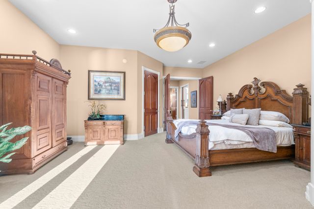 6800 S LAKOTA RIDGE LN, Columbia, MO 65203