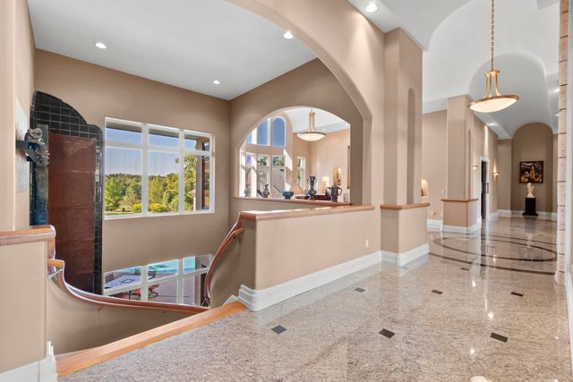 6800 S LAKOTA RIDGE LN, Columbia, MO 65203