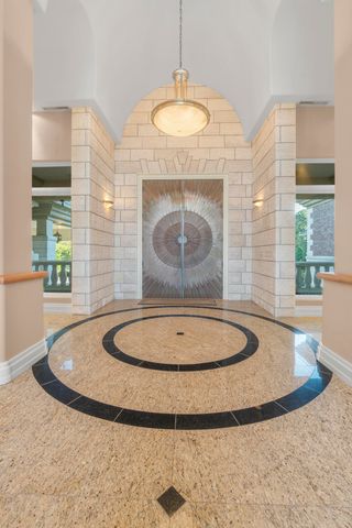 6800 S LAKOTA RIDGE LN, Columbia, MO 65203