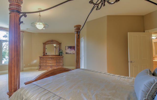 6800 S LAKOTA RIDGE LN, Columbia, MO 65203